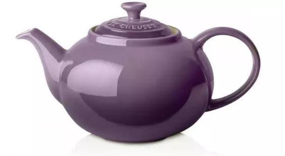 Stoneware classic teapot.