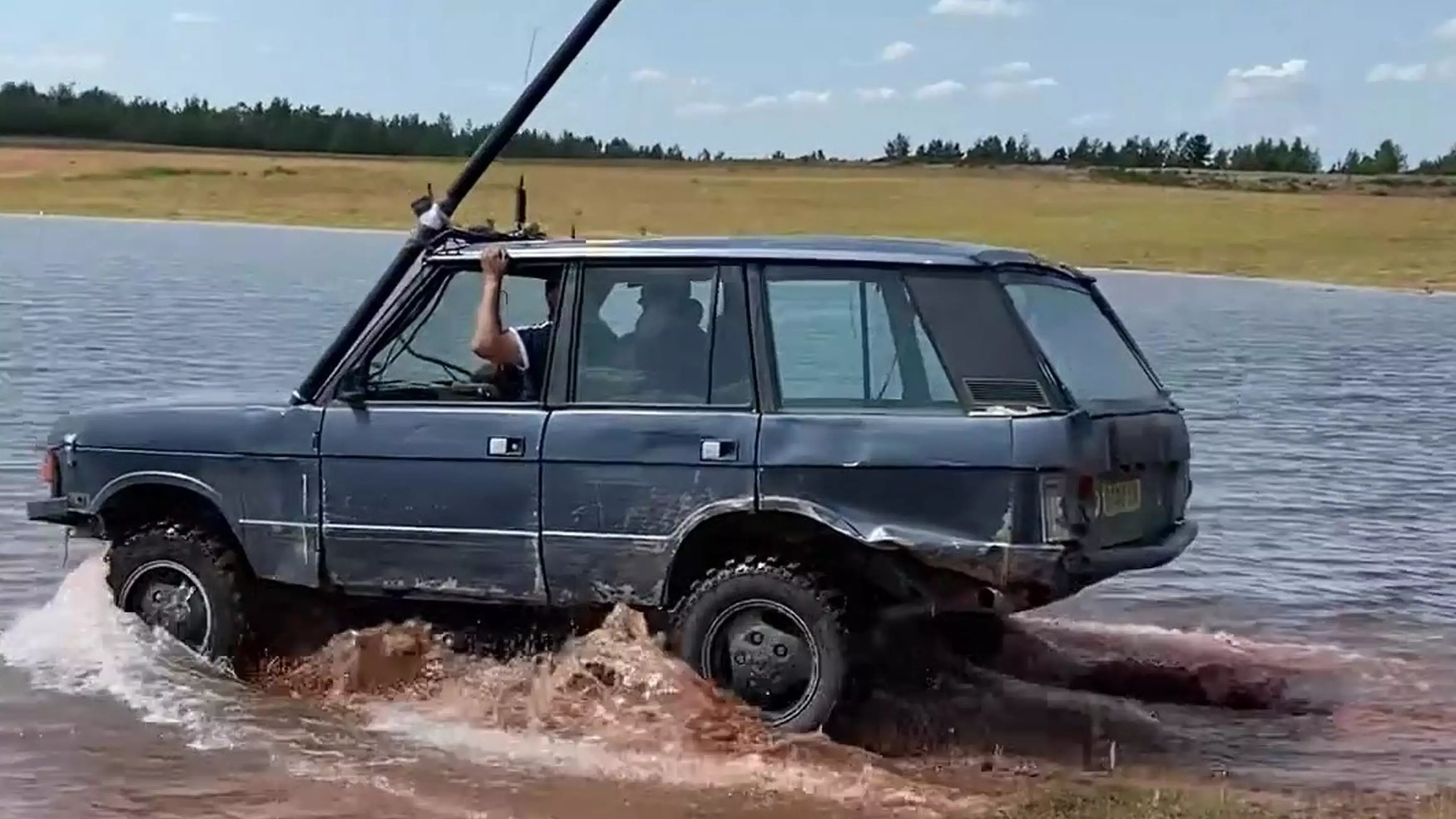 'Rural James Bond' Completely Submerges Old Range Rover While Driving Through Pond