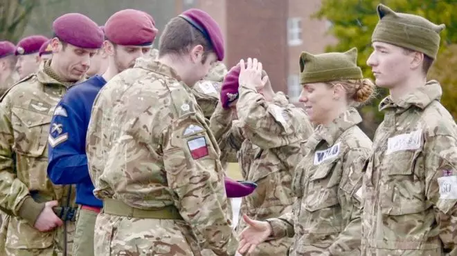 Captain Rosie Wild Becomes The First Woman To Pass Brutal Paratrooper Course