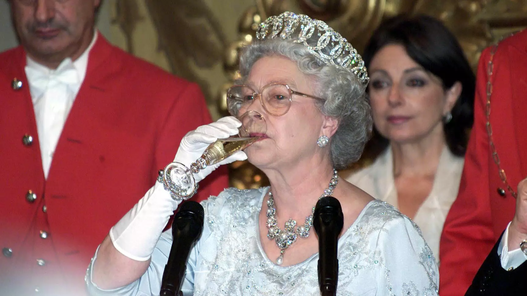 The Queen Has Launched Her Own Gin And It's A Whole Mood