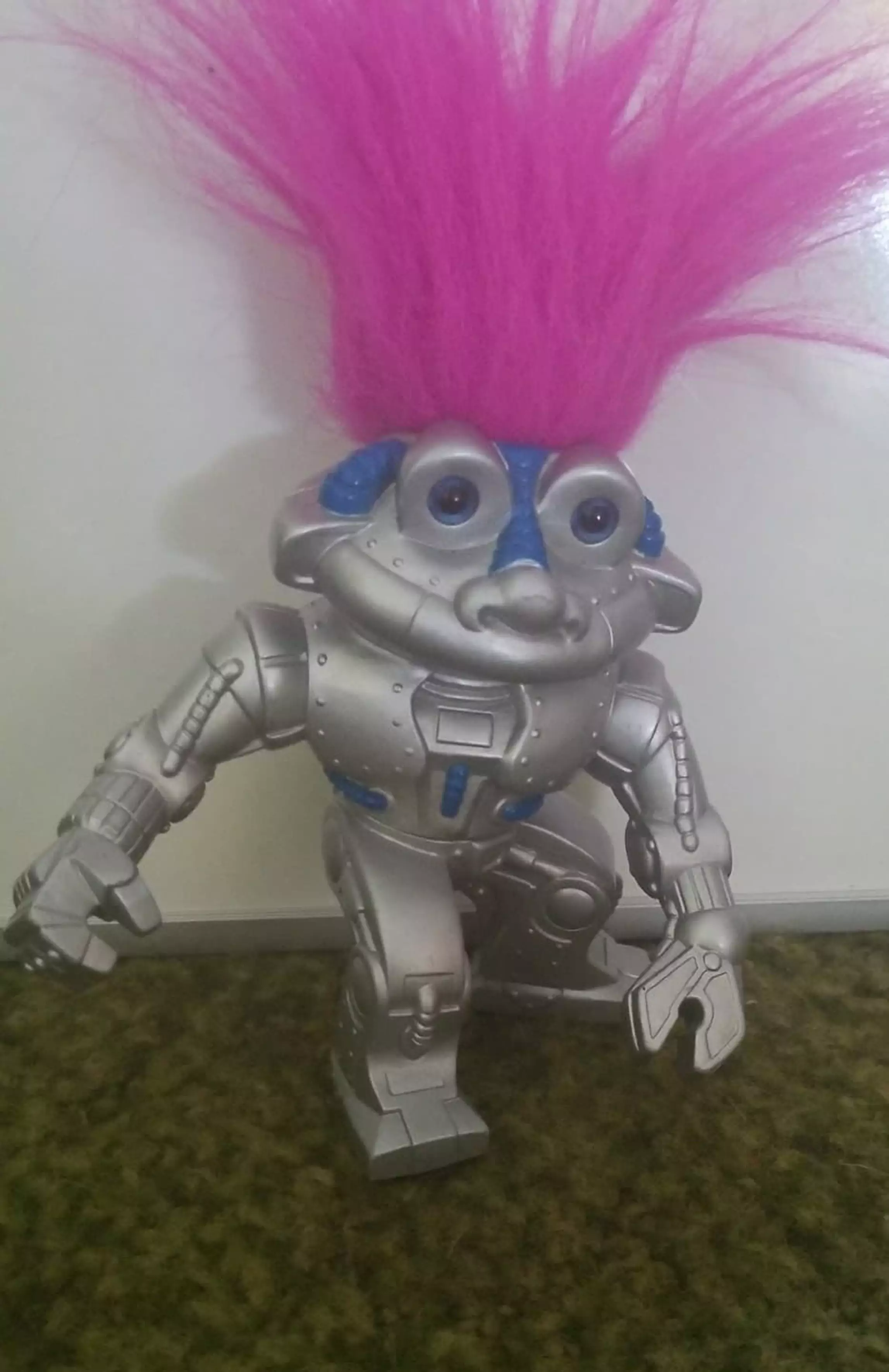 The RoboTroll with 'popping' pink hair.