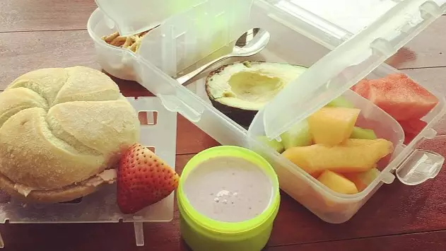 Dietitian Mum Slams School For 'Shaming School Lunches'