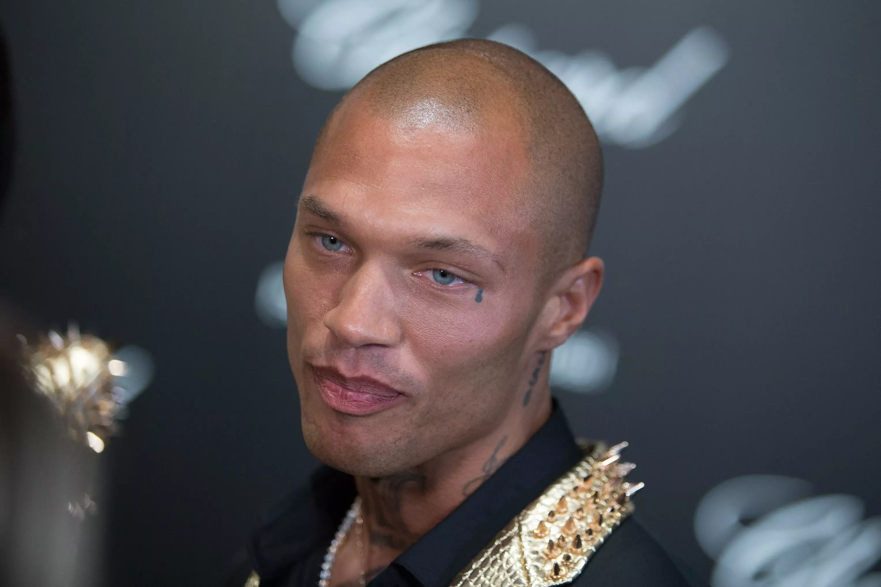 Unless you're Jeremy Meeks, it could look dumb.