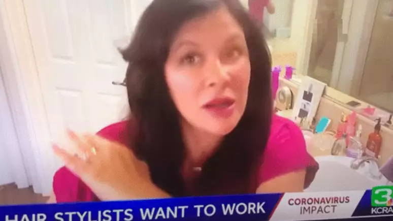 Reporter's Naked Husband Seen In Background Of News Segment While In Shower
