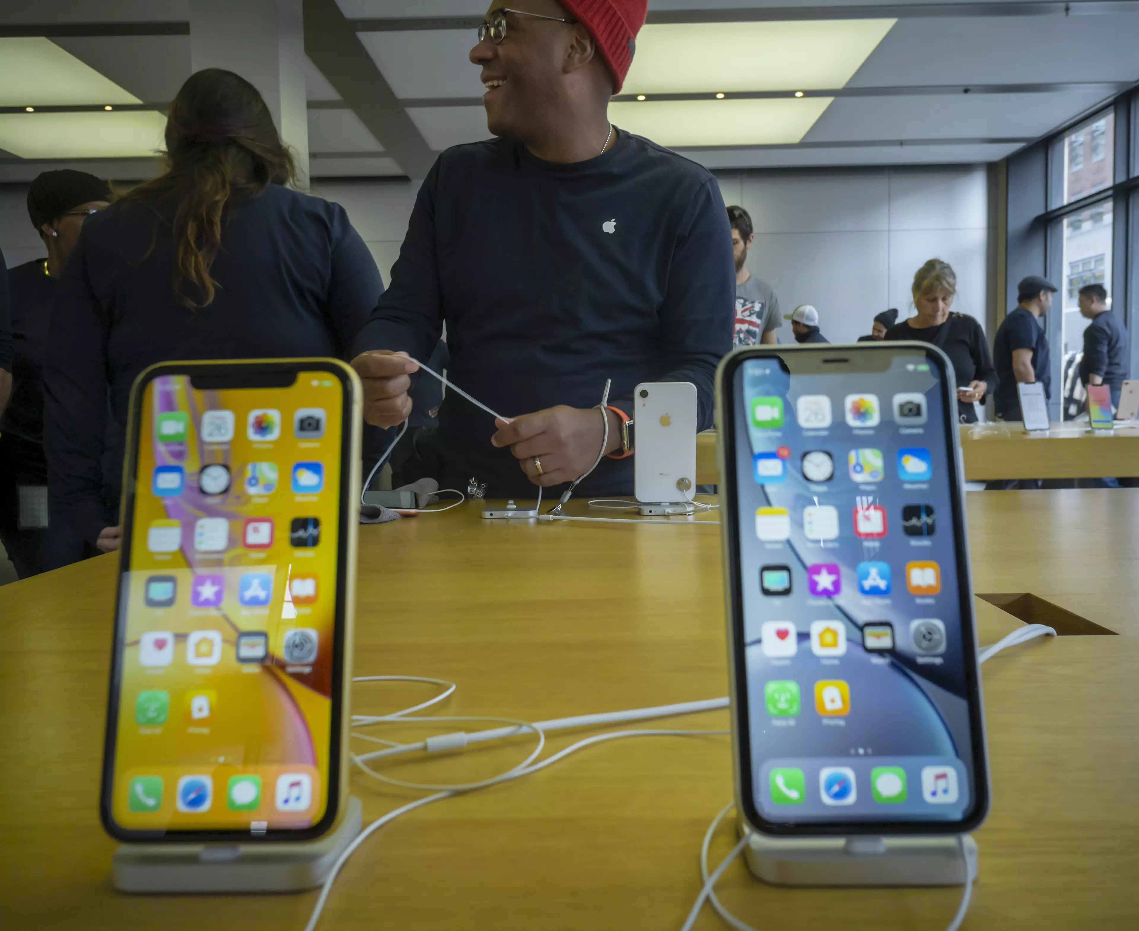 Apple have cut the price of a new battery for their customers.