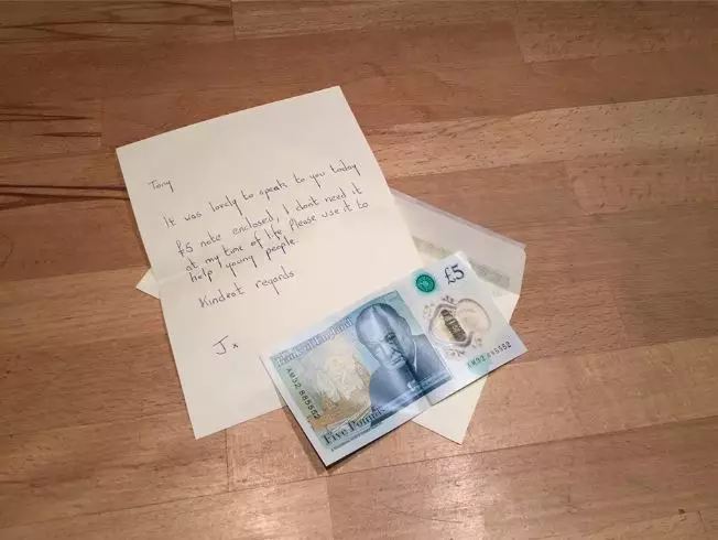 Irish Woman Finds Fiver Worth £50,000, Only Goes And Gives It To Charity