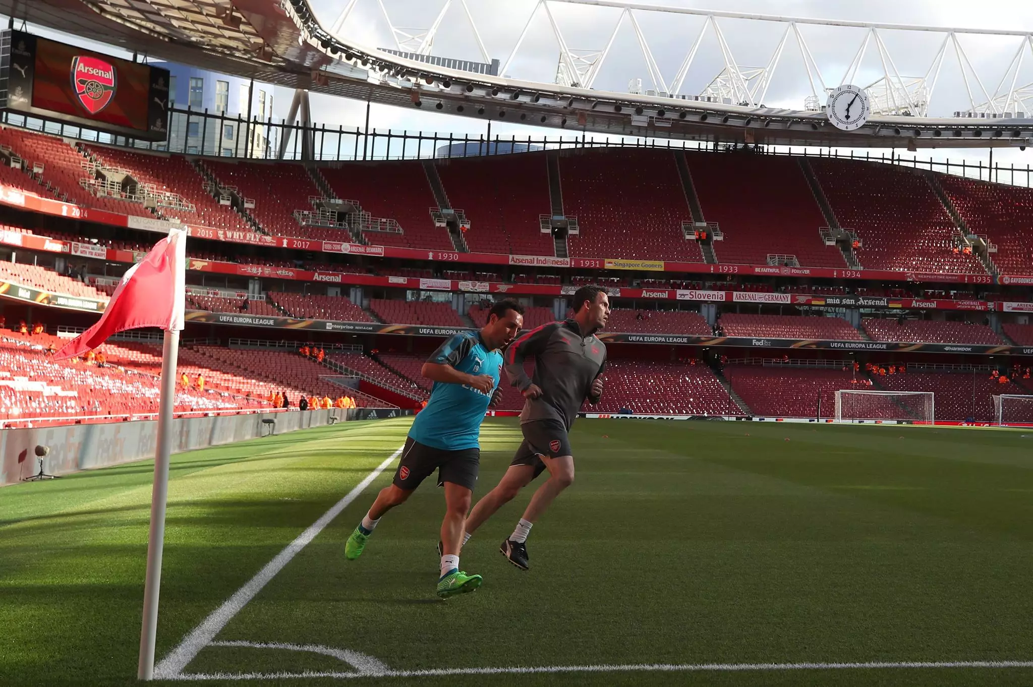 Cazorla goes for a jog around the Emirates pitch. Image: PA