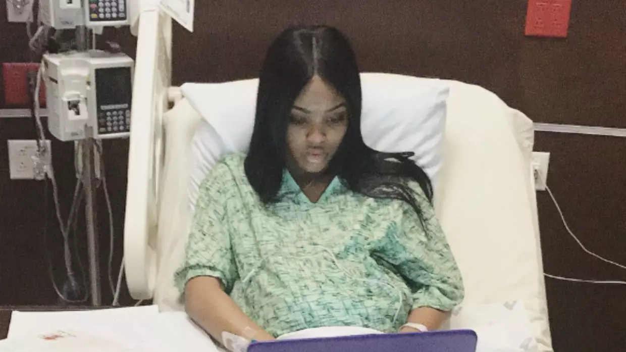 Woman Finishes Her Final Exams While In Labour, Smashes It 
