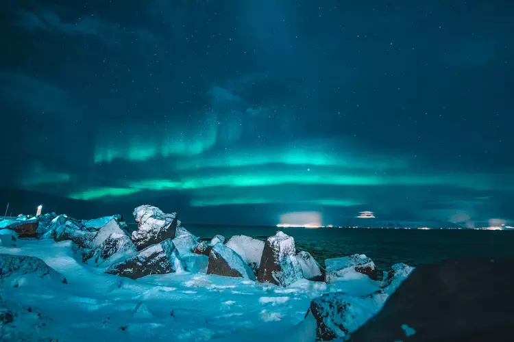 Tourists could be allowed to see Iceland's stunning sights again soon (