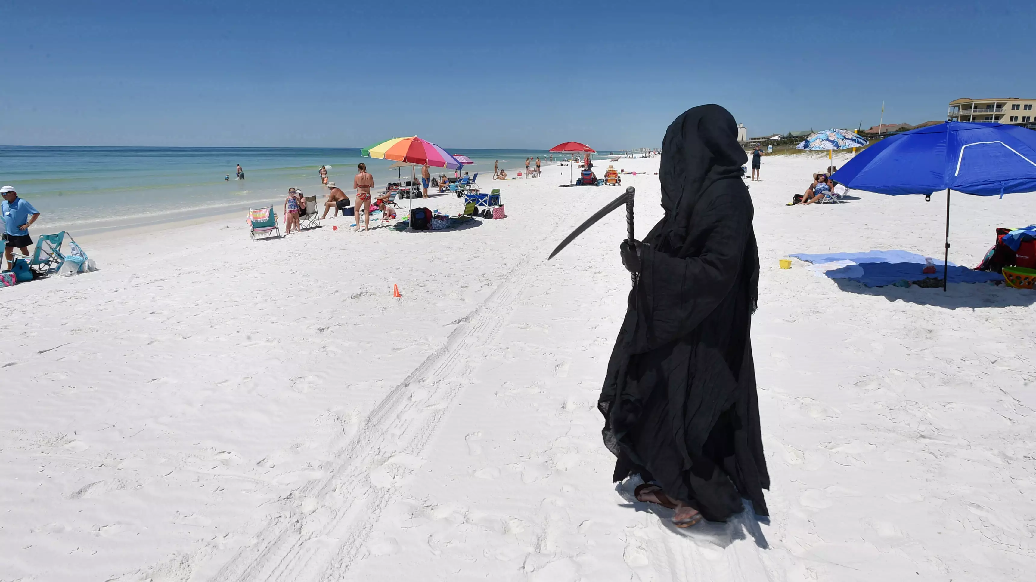 Lawyer In Florida Goes To Beaches Dressed As Grim Reaper To Urge People To Stay Home