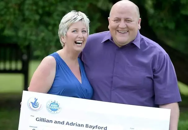 Guy Who Won £148 Million Lotto Evicts Best Mate Over £250