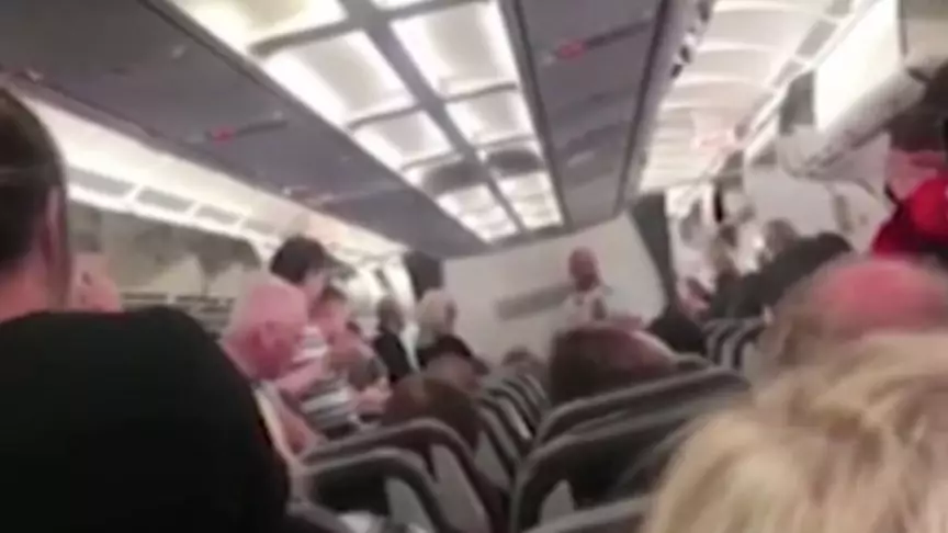 Passengers On Thomas Cook's Flights Arrange Whip Rounds For Staff 