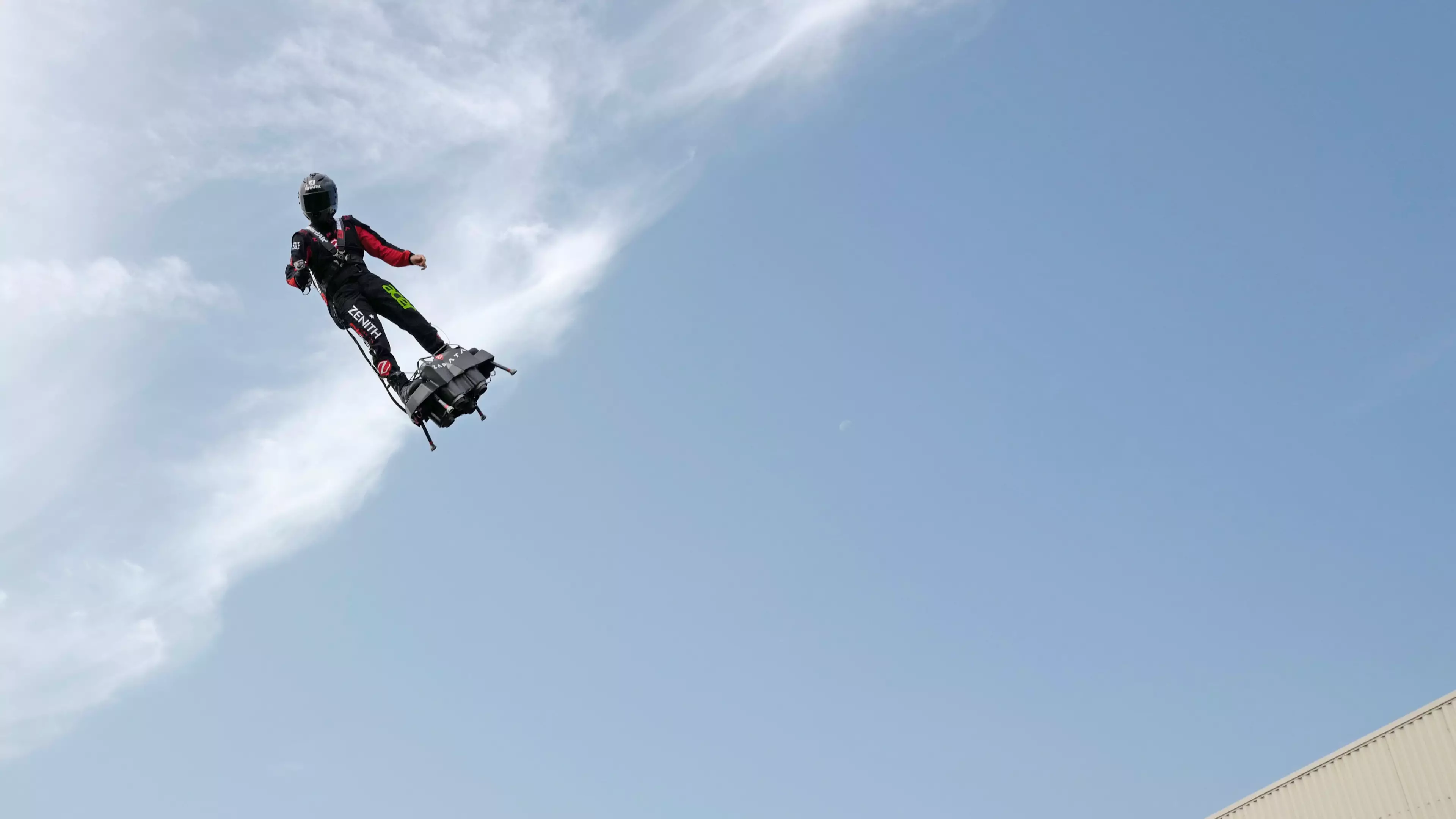 Inventor Fails In Attempt To Cross The English Channel On Jet-Powered Hoverboard 