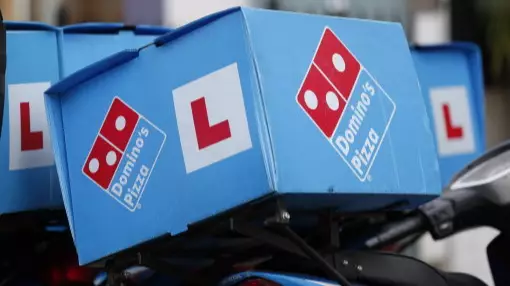 Domino's Delivery Driver Becomes Hero In The Hamburg Protests