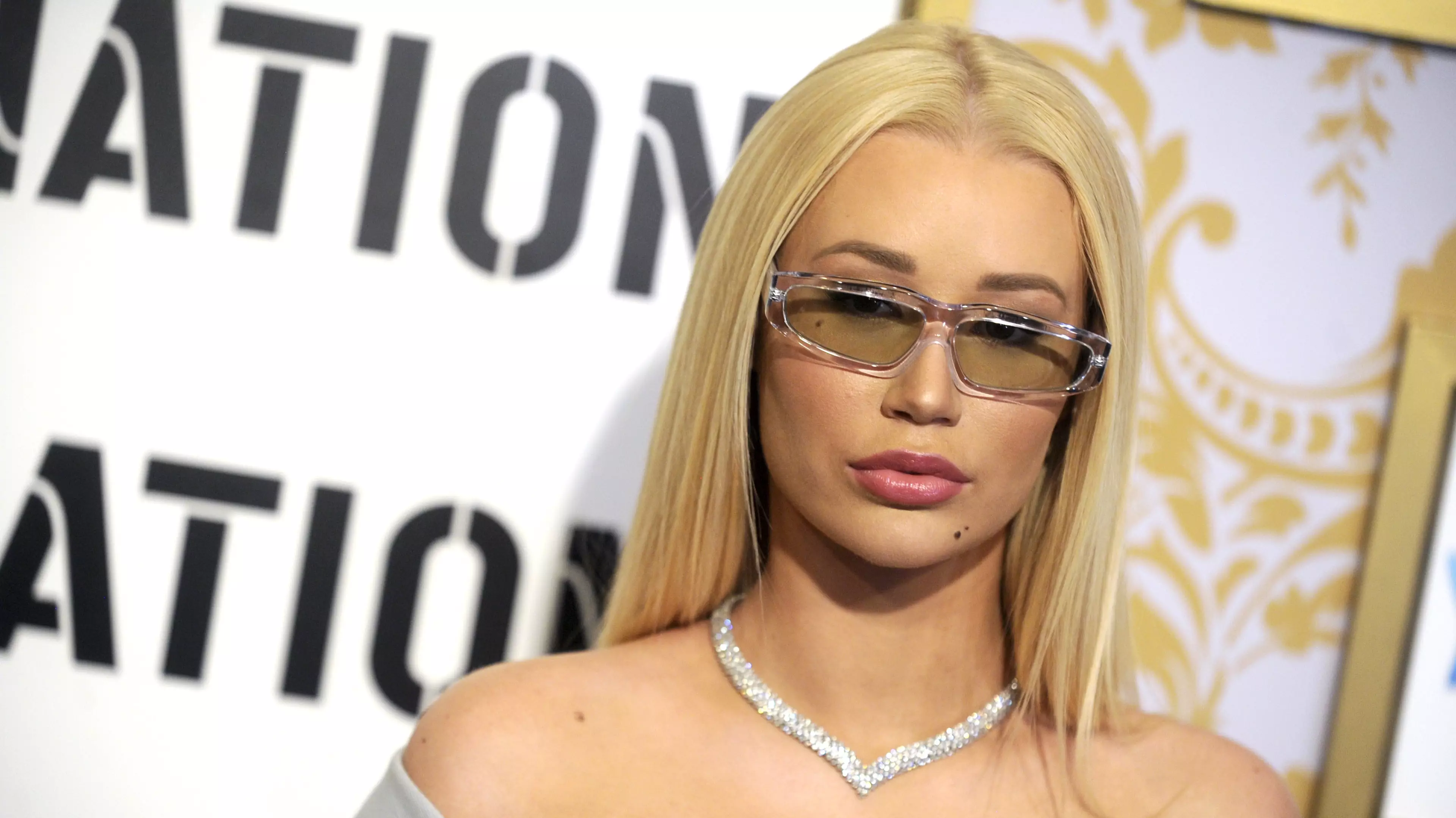 Iggy Azalea Posts Statement After Topless Photos Of Her Leaked Online