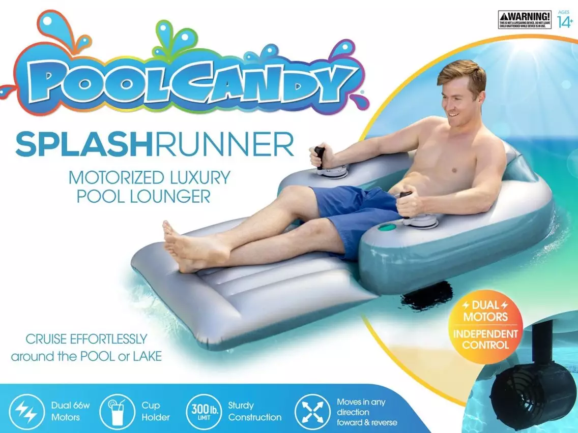 The pool float offers 360-degree movement.