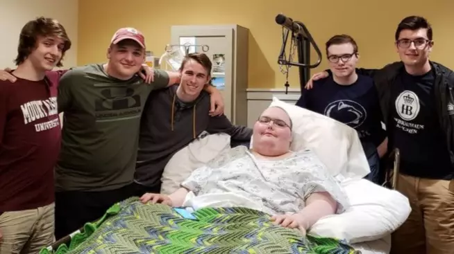 Online Gamers Meet IRL After One Falls Terminally Ill