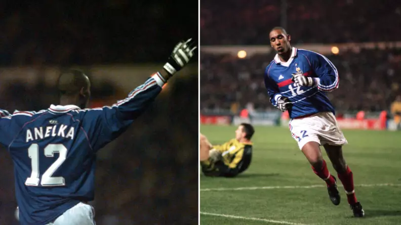 The Iconic Day Nicolas Anelka Wore Goalie Gloves For No Reason