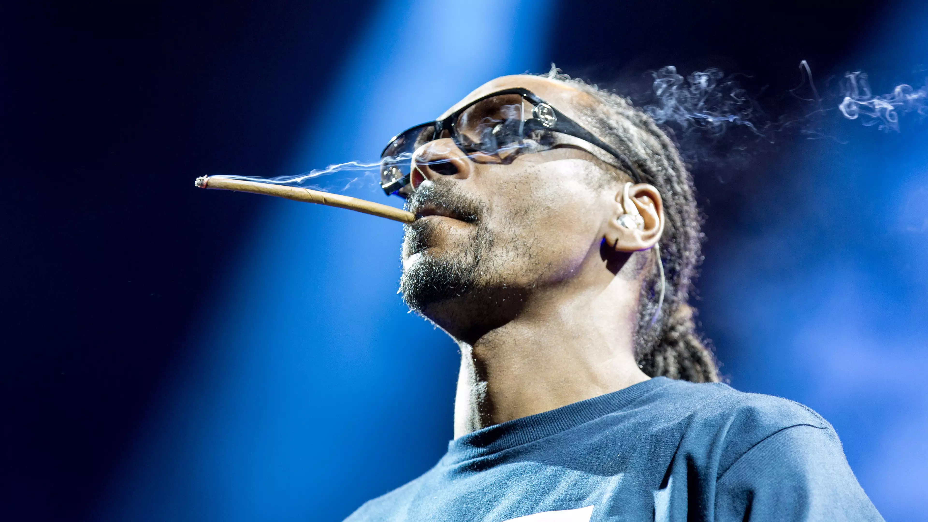 New Snoop Dogg Lyrics Imply He Smoked Marijuana With Barack Obama