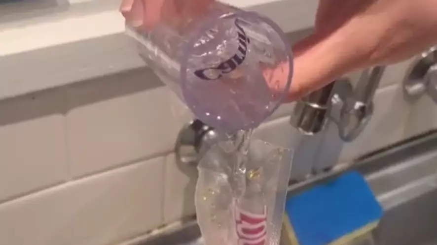Aussie Comes Up With Ingenuous Hack To Make Alcoholic Zooper Doopers 
