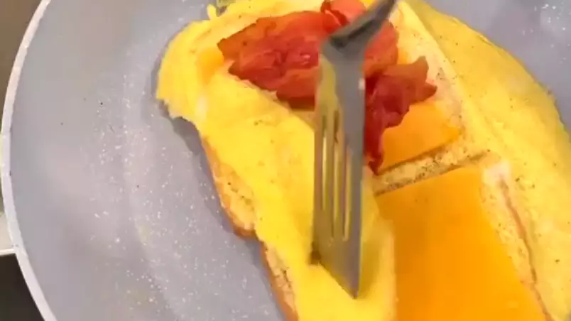 TikTok Chef Shares One-Pan Breakfast Sandwich Hack