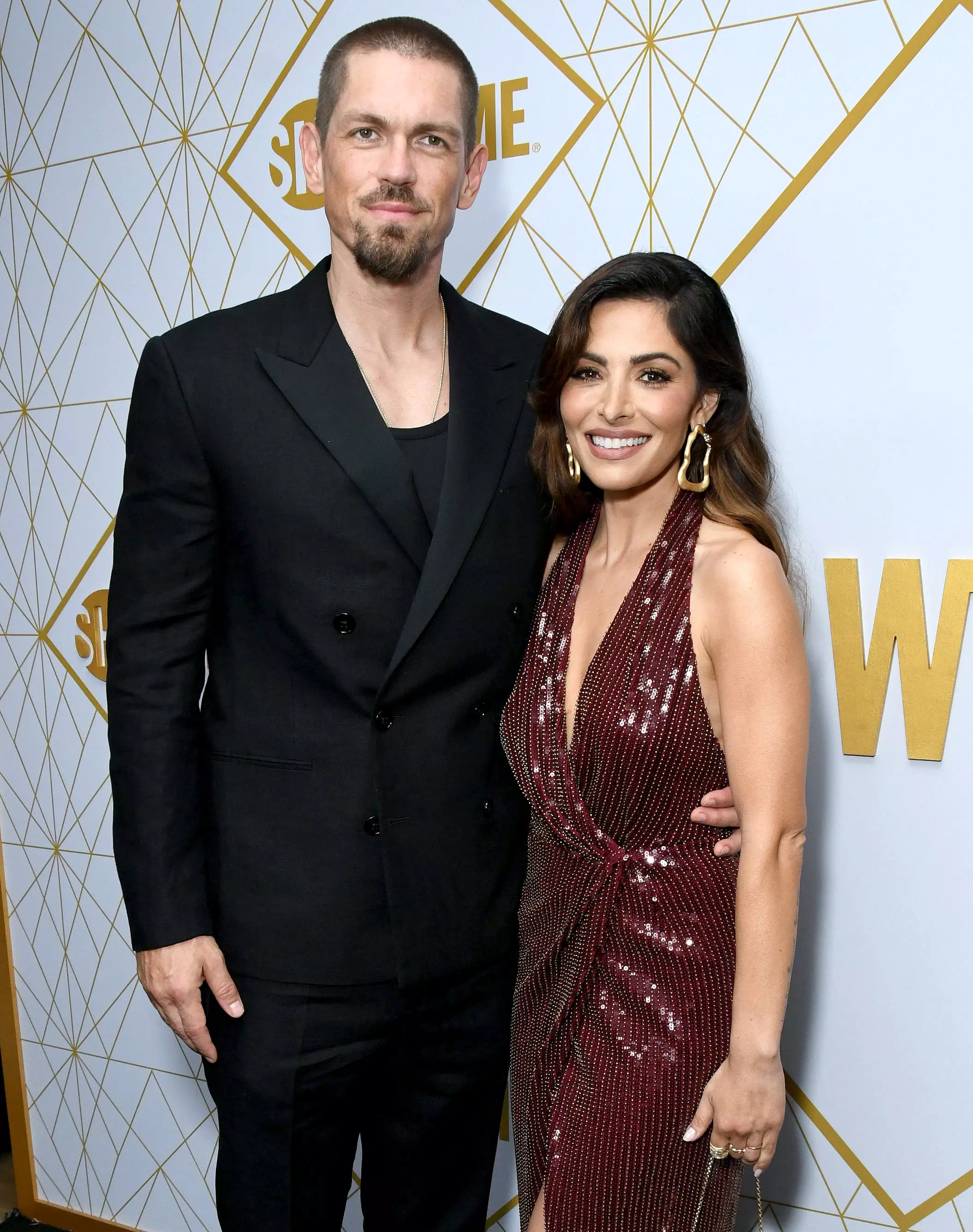 Steve Howey and Sarah Shahi together at the 2019 Showtime Emmy Eve Celebration i nCalifornia (