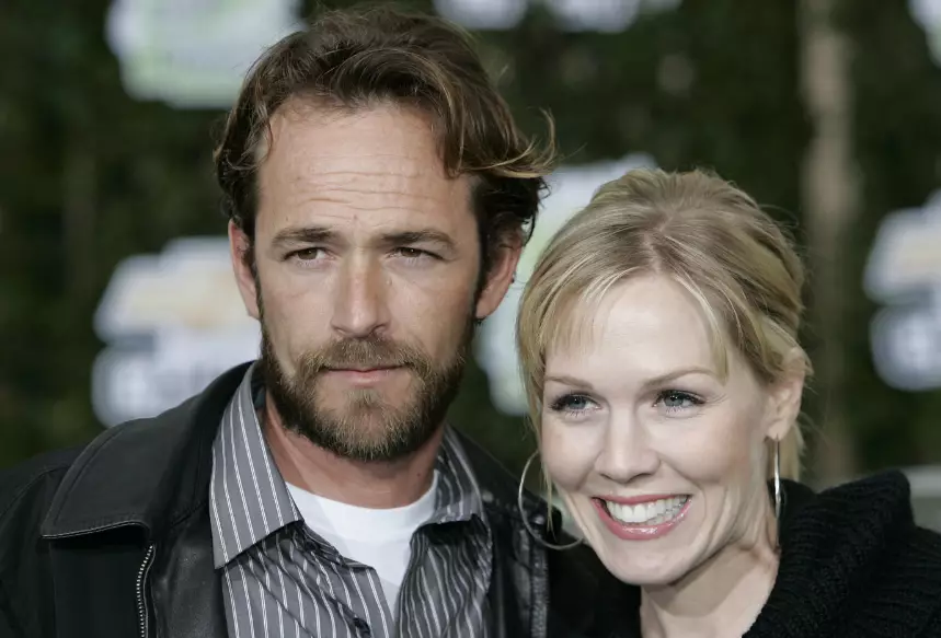 People have been paying tributes to Luke Perry after he died following a huge stroke.