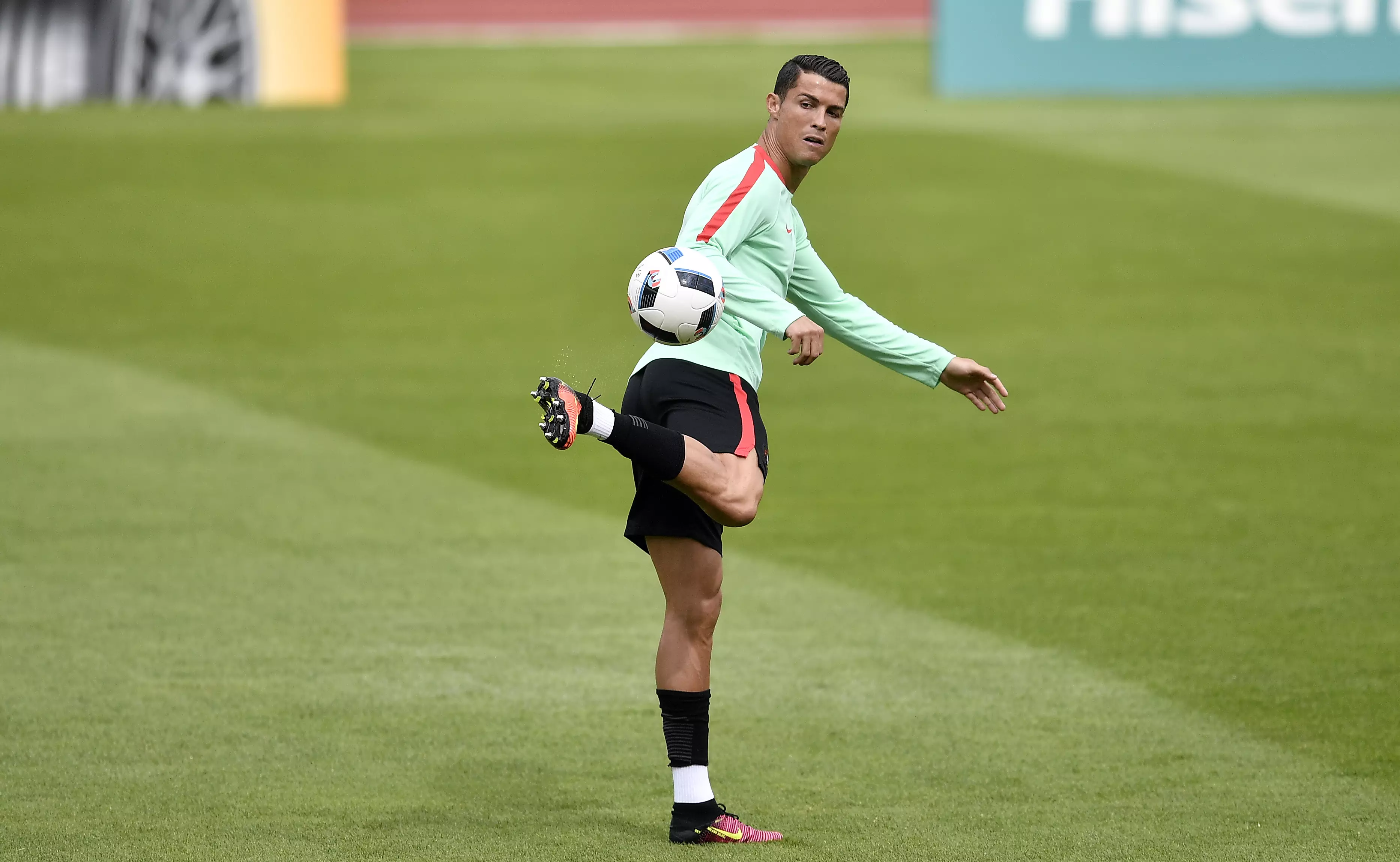 WATCH: Cristiano Ronaldo Scores Stunning Rabona In Training