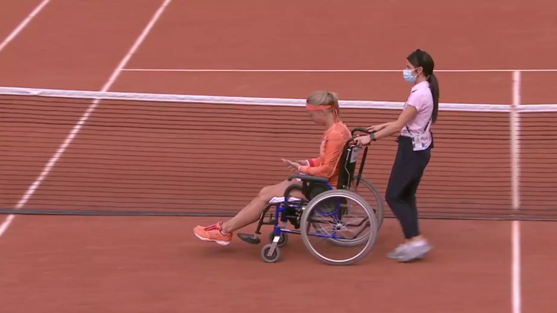Kiki Bertens Accused Of Faking An Injury After Being Carted Off Court In A Wheelchair
