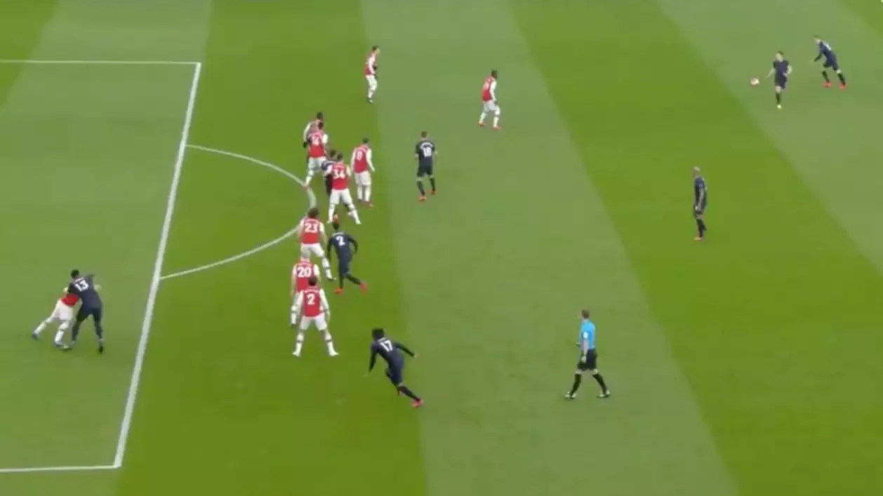 Arsenal Produced The Worst-Executed Offside Trap Of All-Time For Everton Goal