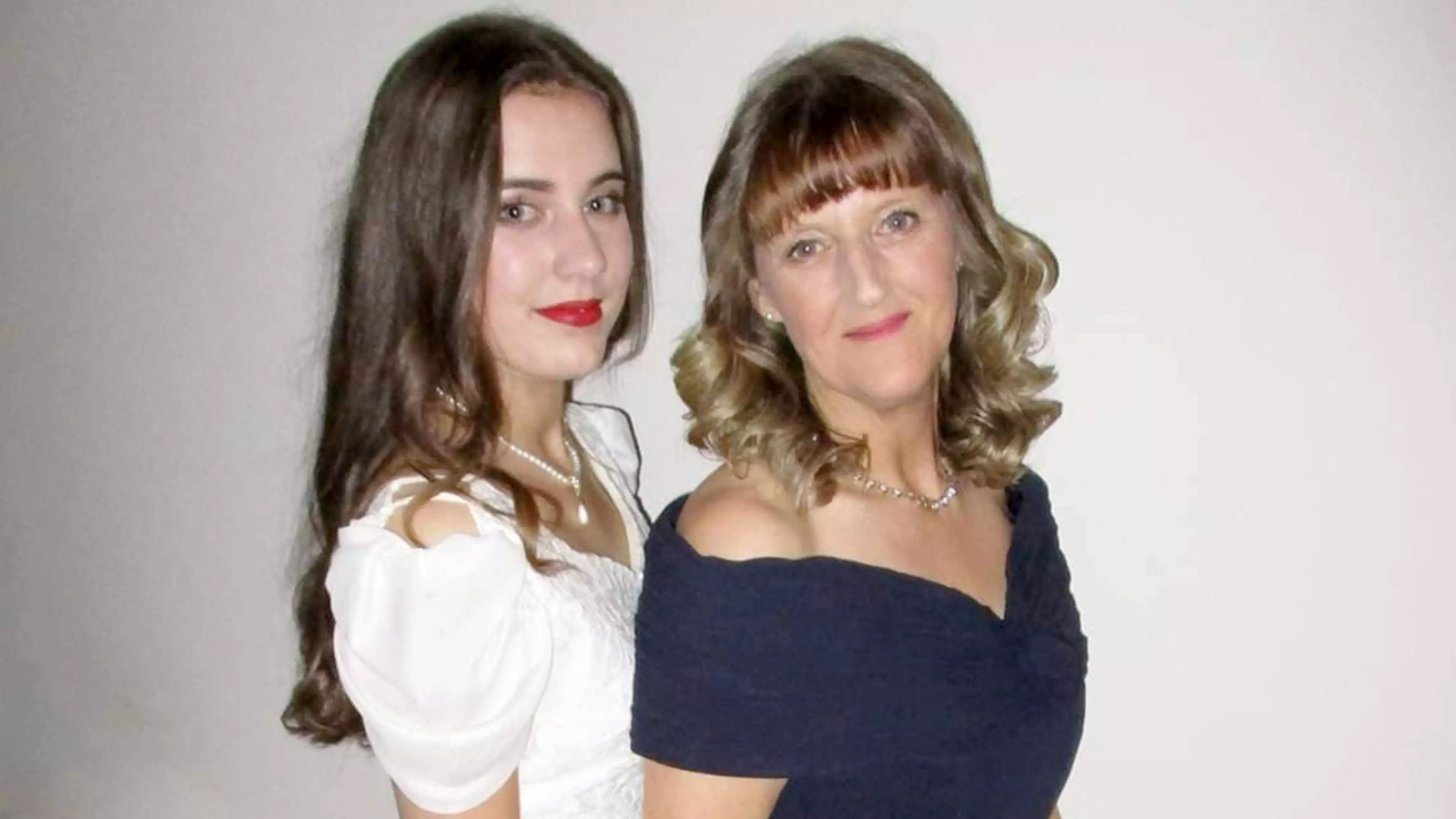 This Teen Wore Her Mum’s Wedding Dress From 1998 To Her Prom And It Is Everything