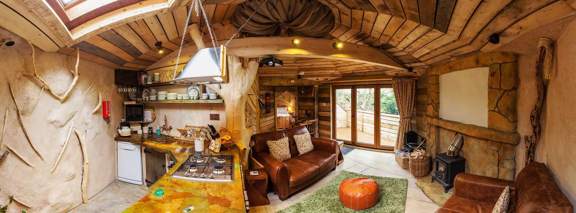 This whimsical treehouse looks so dreamy (