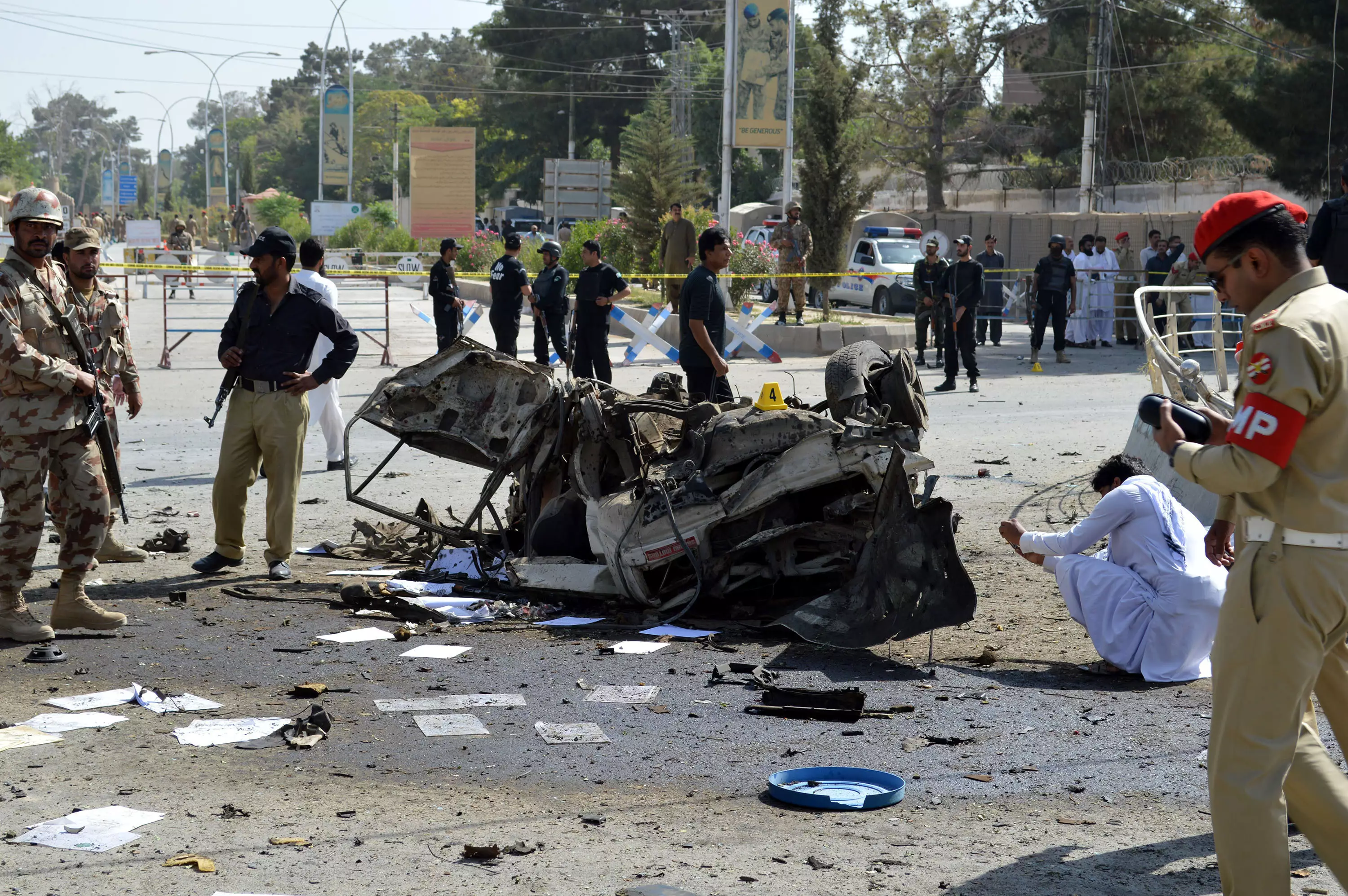 Quetta car bomb kills 11 people