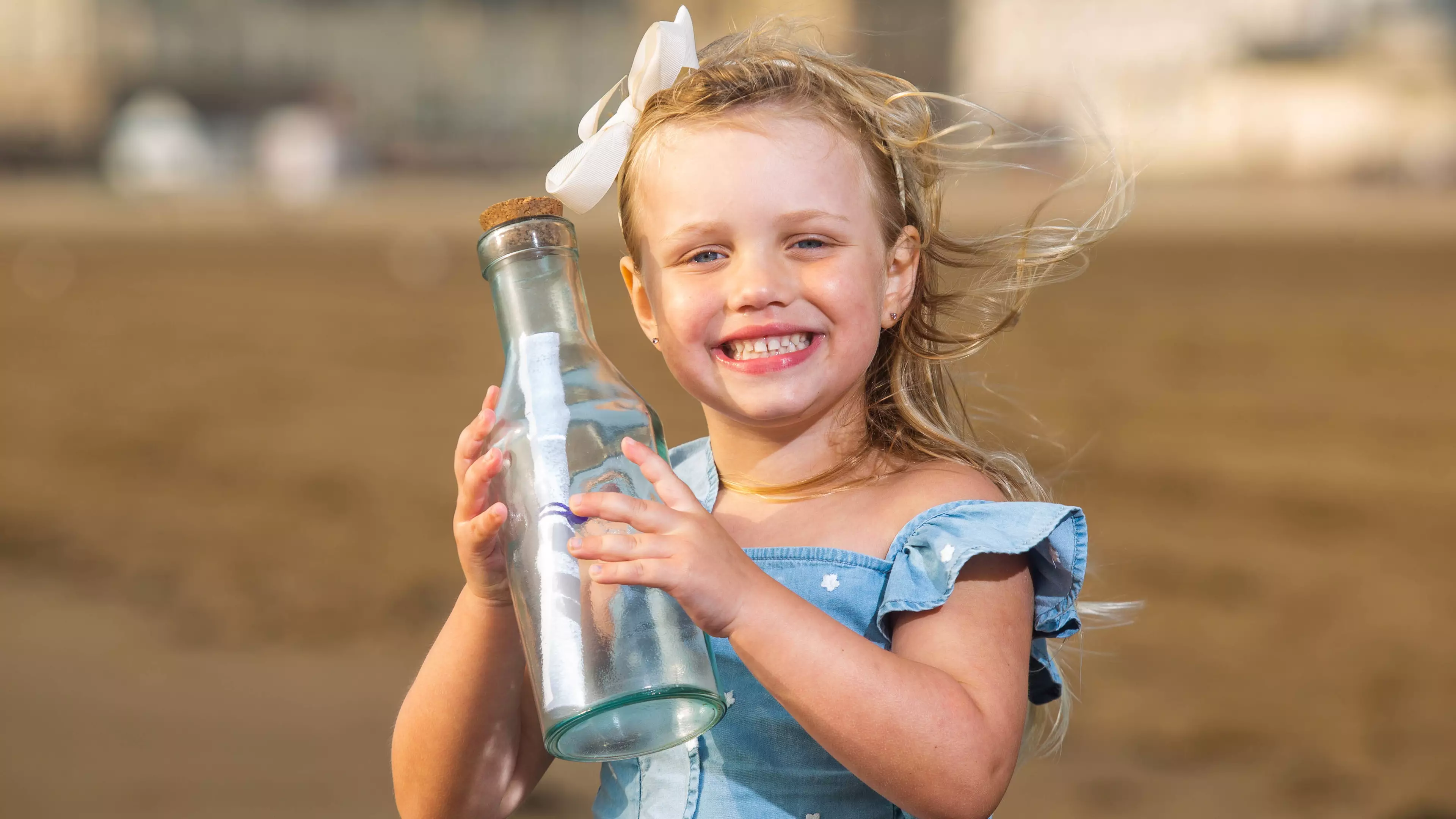 Four-Year-Old Girl's Spanish Message In A Bottle Turns Up In Russia 