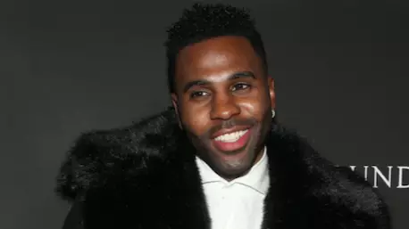 Jason Derulo Knocks His Teeth Out While Eating Corn With A Drill On TikTok