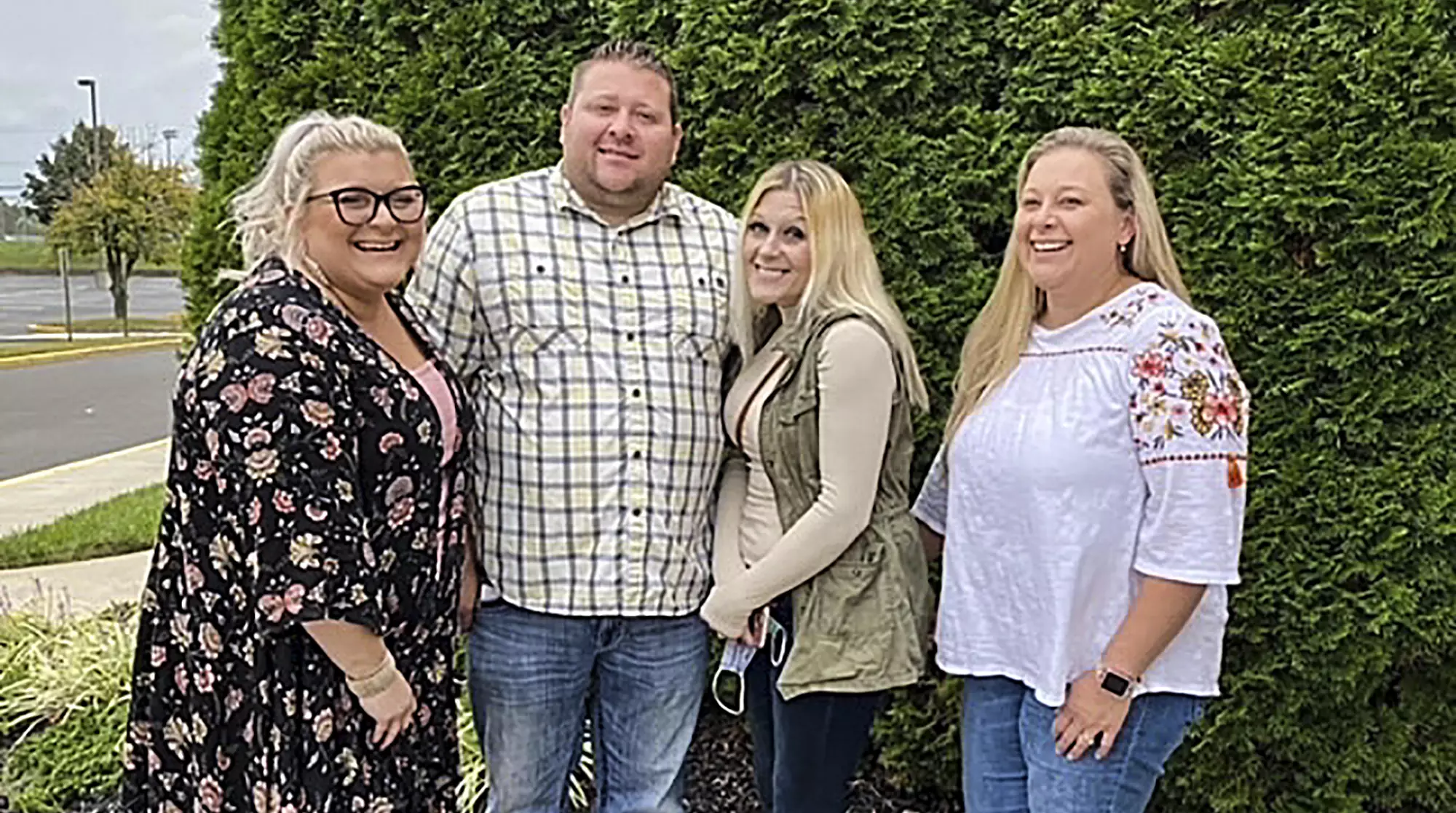 Jennifer Lannon, second from right, with her brother Chris Whitman, second from left, and sisters Sarah Whitman, far left, and Kim Bermudez.