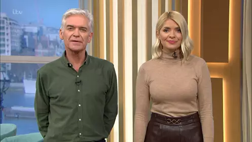 Holly and Phil chatted to the couple about the stolen purse (