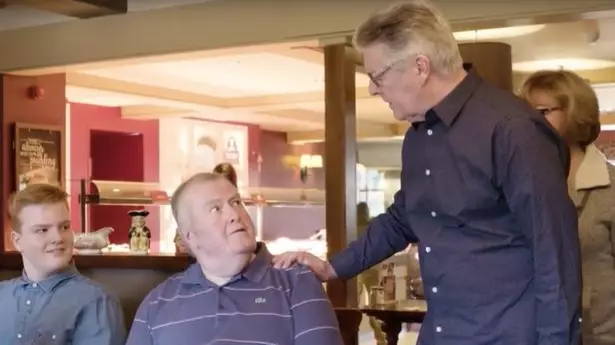 Man Stunned When His Brother He Last Saw 40 Years Ago Walks Into Pub
