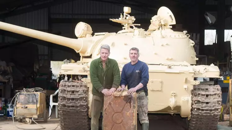 Man Buys Tank For £30k - Finds £2 Million Of Gold Hidden Inside