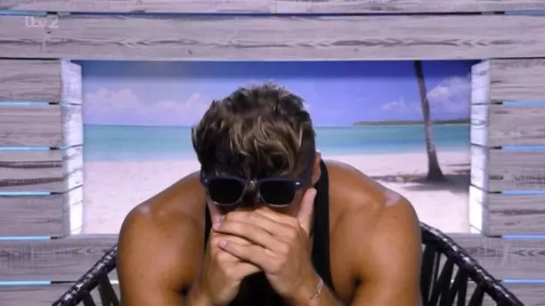 'Love Island' Contestant Praised For Showing Emotions Following Mental Health Problems 