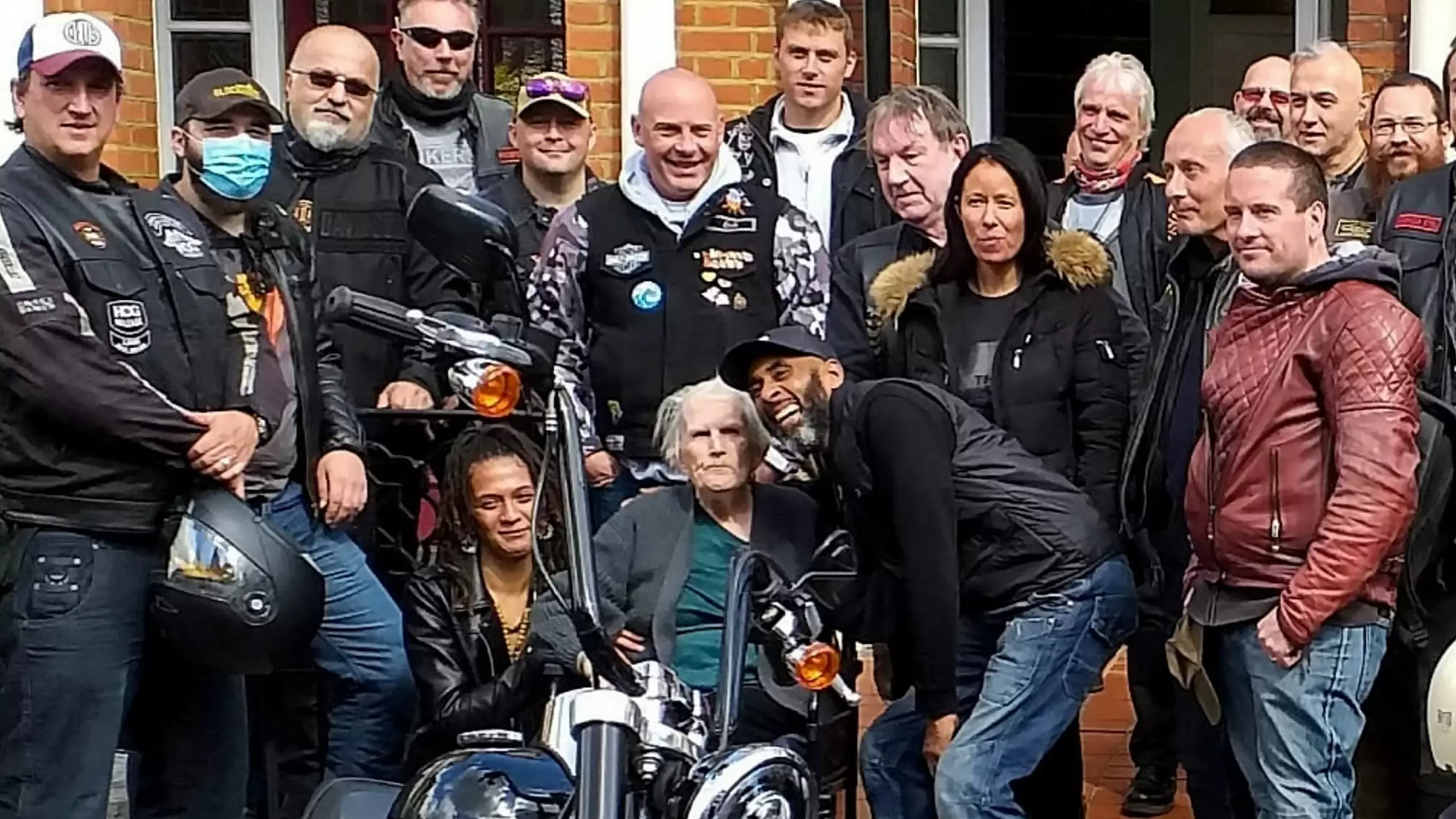 Terminally-Ill Gran Fulfils Dying Wish To Ride Harley Davidson Thanks To Biker Group