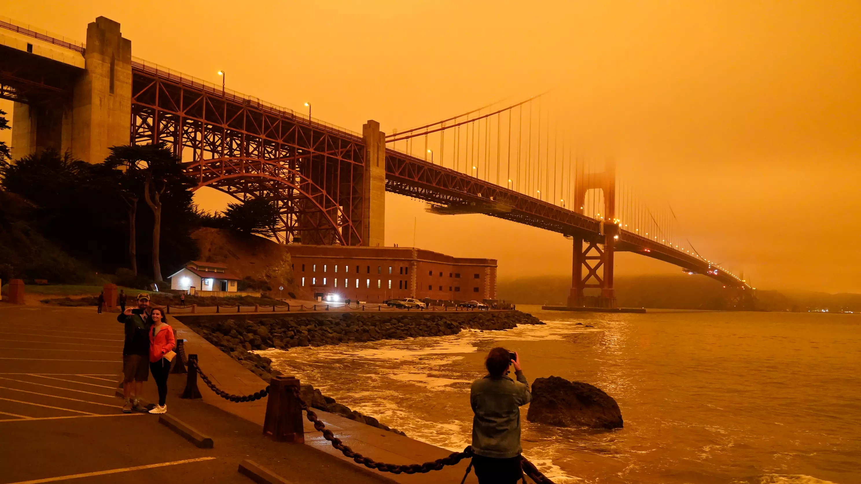 Smoke From California Wildfires Turns San Francisco Sky Orange