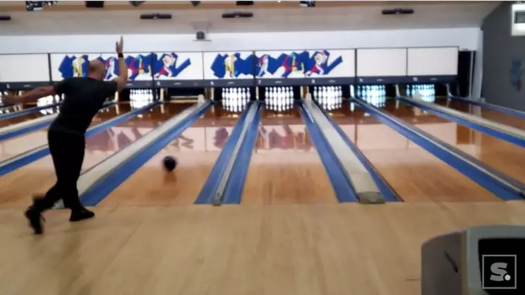 Man Films Himself Smashing A Perfect Game Of Bowling In A Ridiculous Time