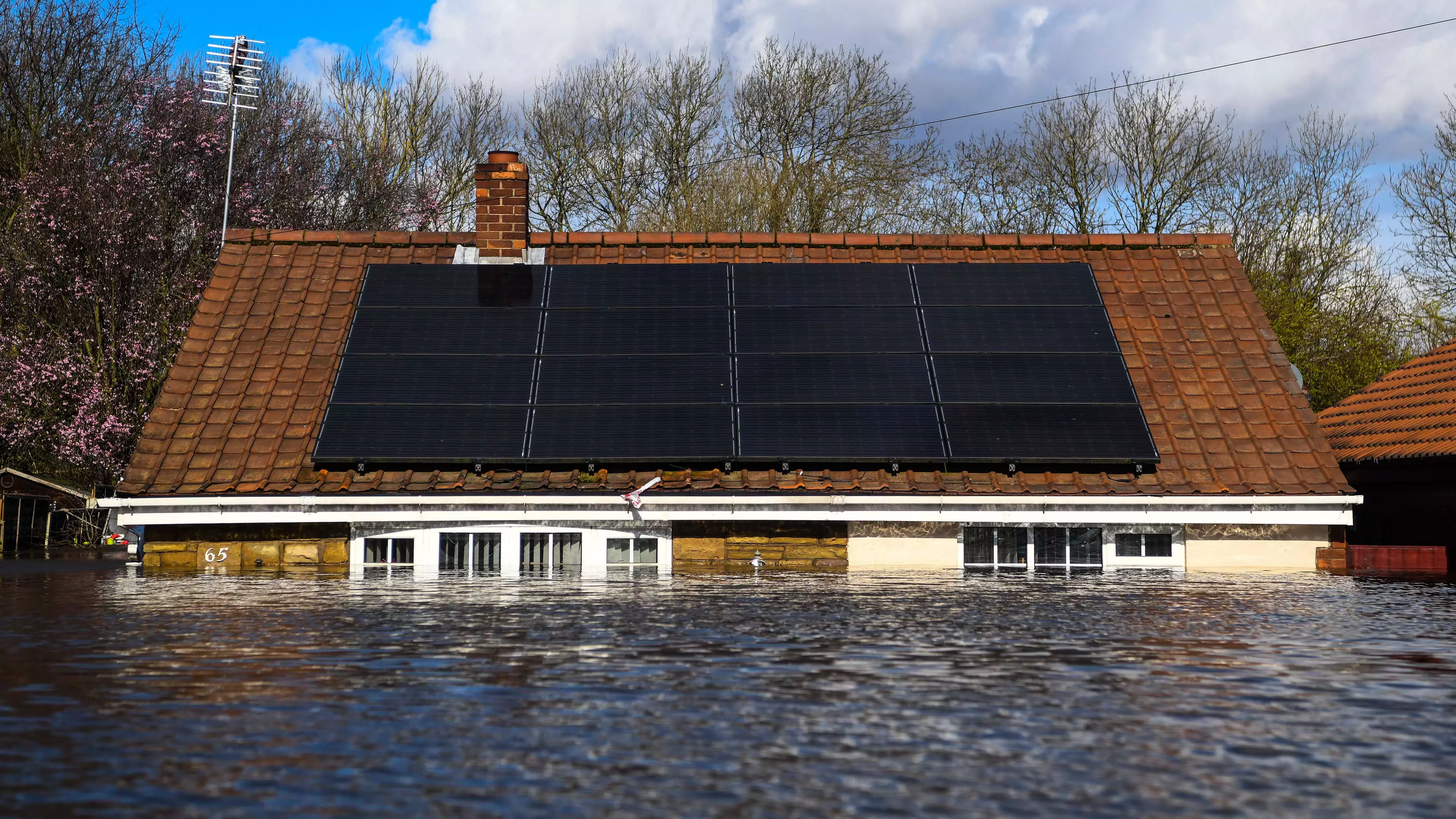 Houses In Yorkshire Underwater Amid Record Rainfall And Flooding 
