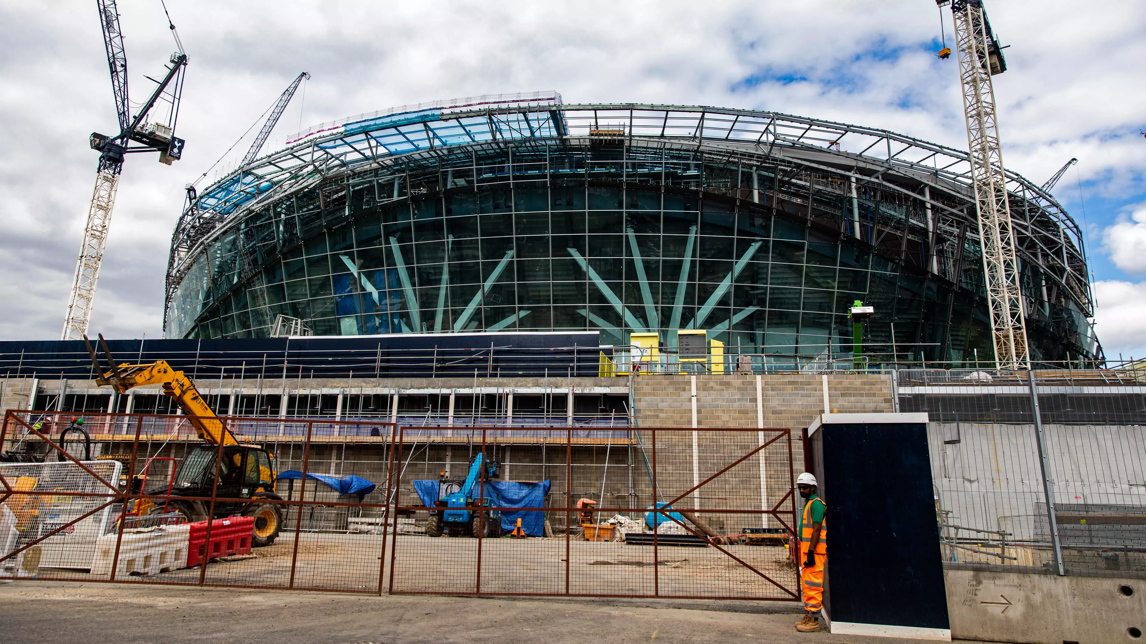 Report Alleges That Workers At Spurs Stadium Were On Alcohol And Cocaine