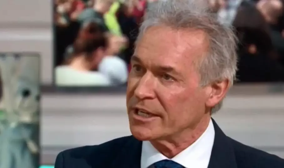 Dr Hilary Jones tried to not get angry while defending the doctor's decision.