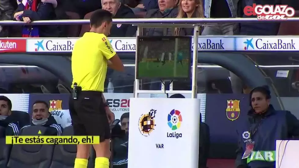 What Lucas Vazquez Said To The Referee When He Went To VAR In El Clasico