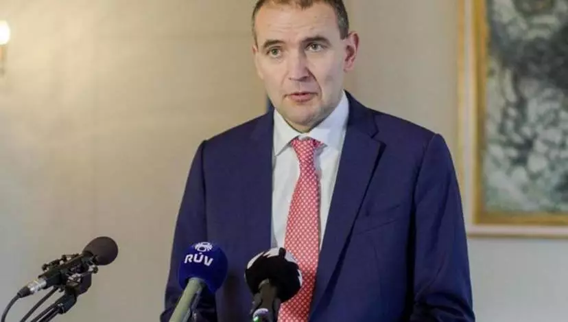 Iceland's President Gets A Pay Rise, Gives It To Charity