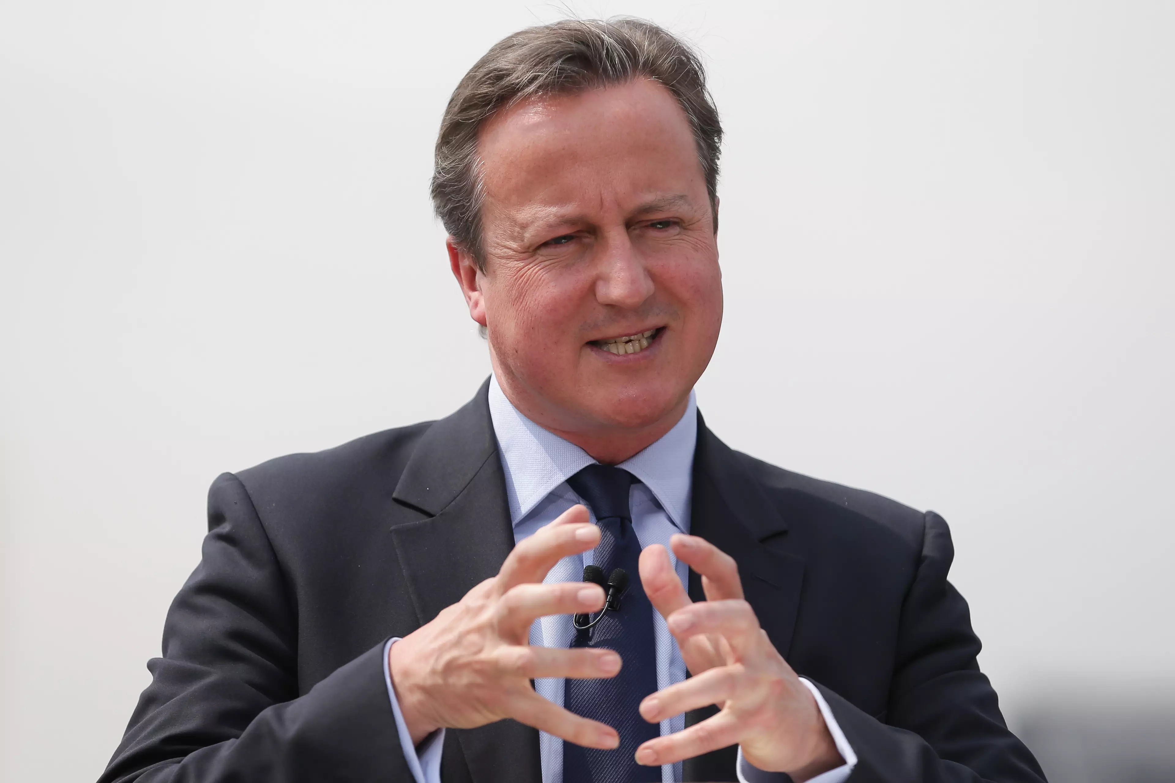 David Cameron Suggests That Scottish People Should Support England, Gets Immediately Shot Down