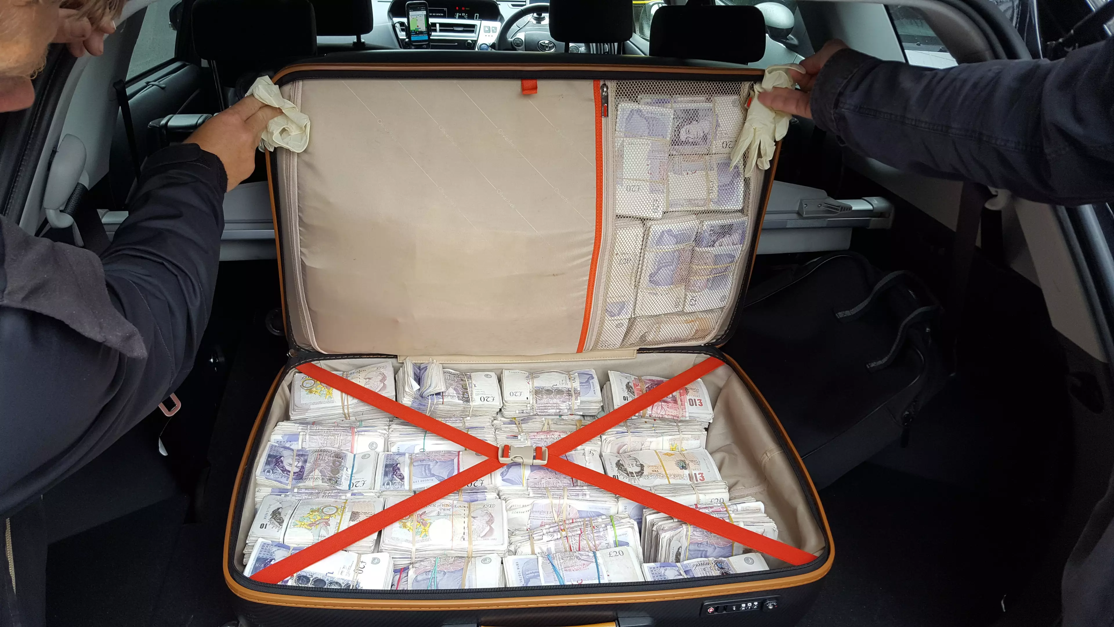 Police Find £1 Million In Cold, Hard Cash Inside Black Cab